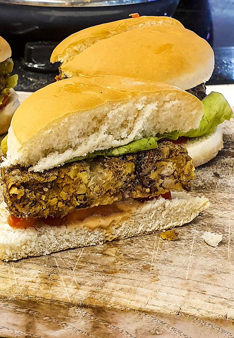 Vegenski burgeri sa slanutnom i pasuljem 3