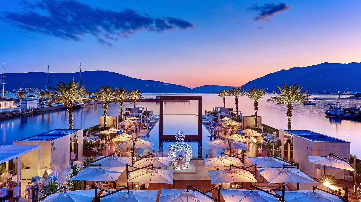 Infinity Pool sunset