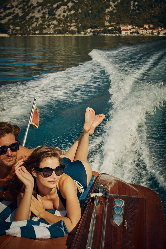 12 OOPM LIFESTYLE GIRL GUY BOAT 012