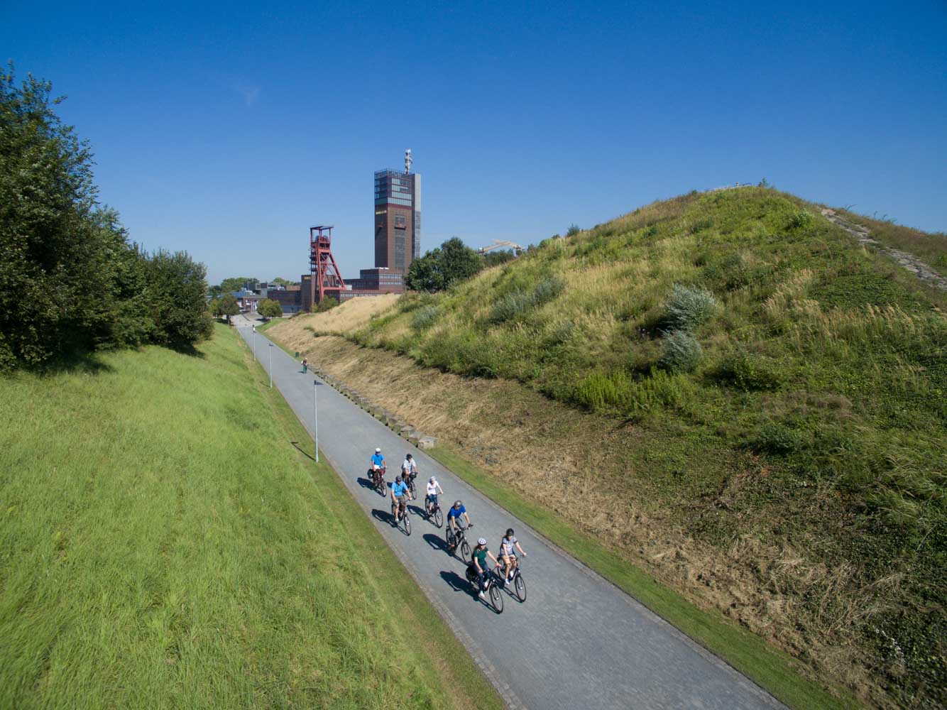 Bike path at Nordsternpark Gelsenkirchen radrevier.ruhr Ruhrgepixel