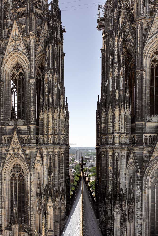 Kelnska katedrala View through the towers Tourismus NRW e.V